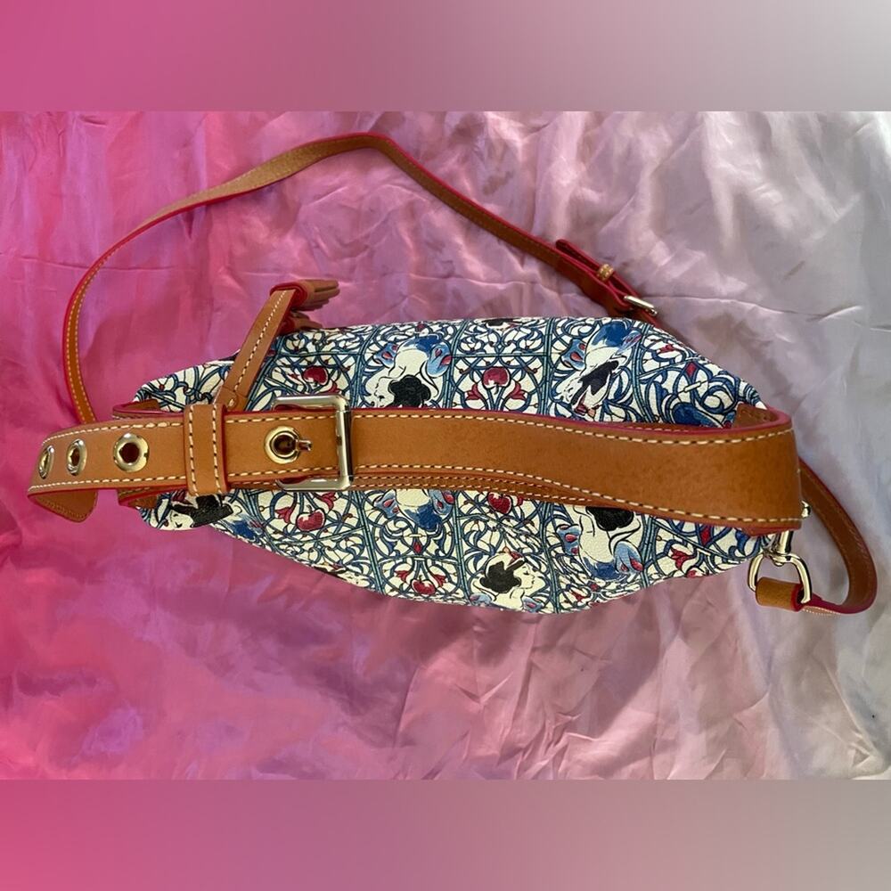 Snow White Dooney & Bourke (Paige) Crossbody - EUC - Picture 15 of 15